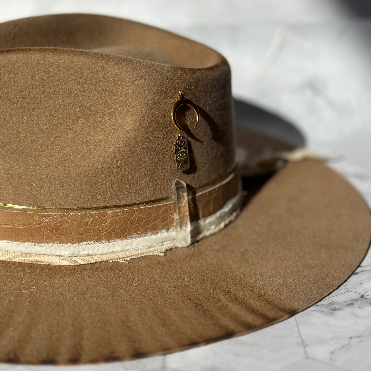 CUSTOM HAT ✦